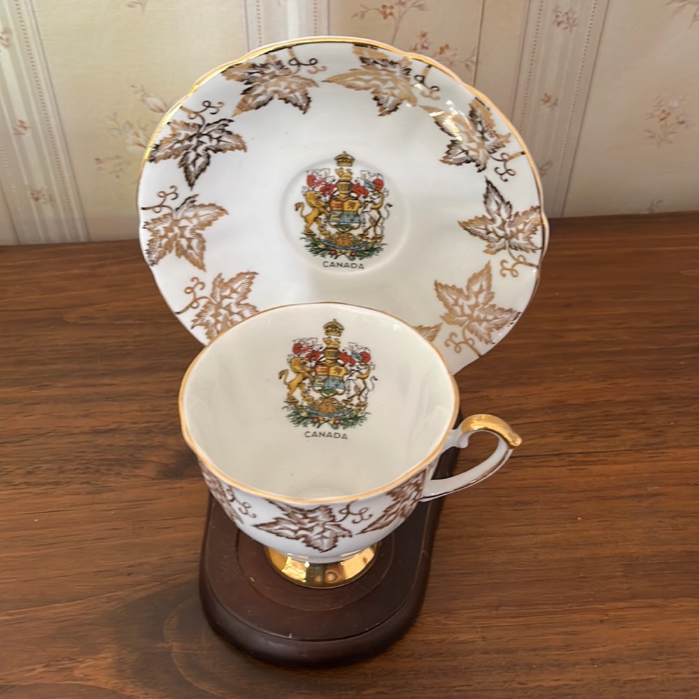 Canada cup and saucer set
